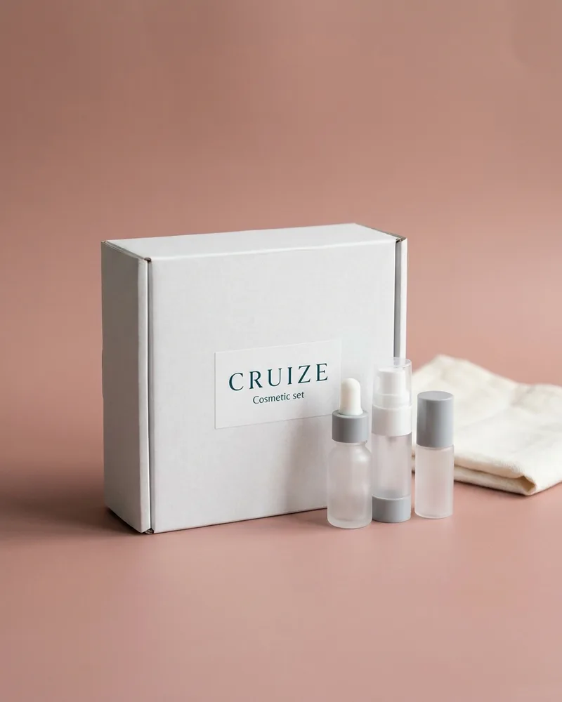 Illustrative pack for Au Naturale Complete Brush Kit, with a CRUIZE label. Not the real product or its packaging.